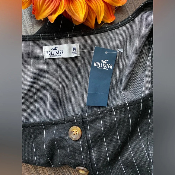 🦋B2G1🦋HOLLISTER Square Neck Button Front Striped Crop Top | MEDIUM | - Picture 4 of 9